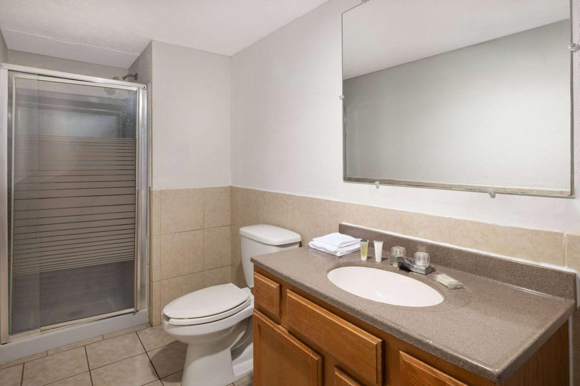 Super 8 By Wyndham Youngstown Girard Exterior foto